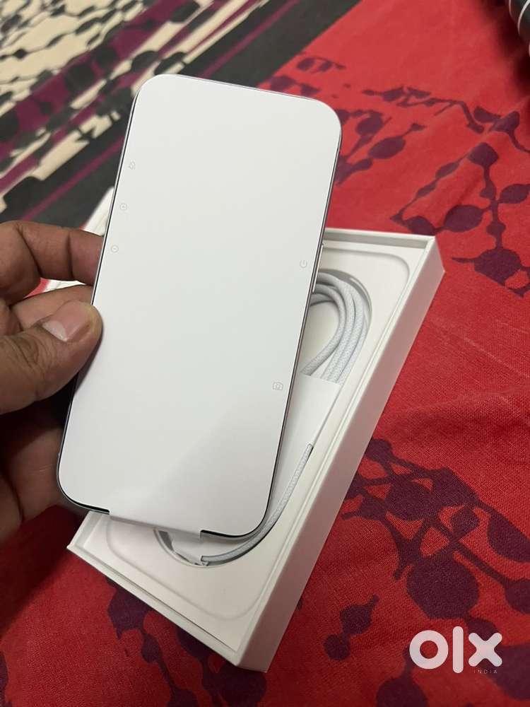 iPhone 16 128GB Silver - Bought in Oct’25, Unused with Tax Invoice