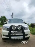 Tata Safari Storme 2015