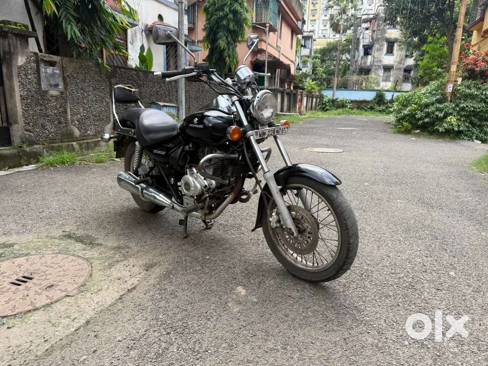 Bajaj Avenger 220 cruise model 2011(last)