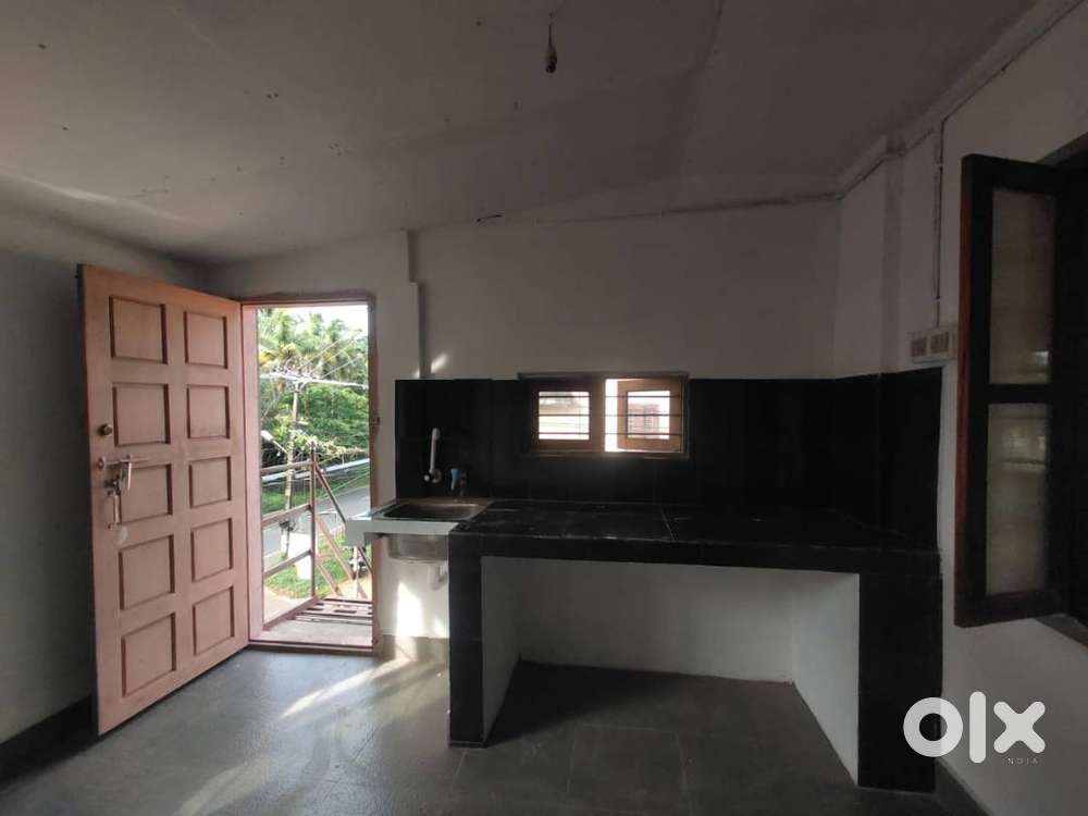 Single for Boys / Men in Kunnamkulam at 3500/- per month