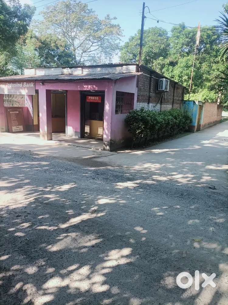 5 Katha Jaiga Bari and road ar samne 2 ta dokan.