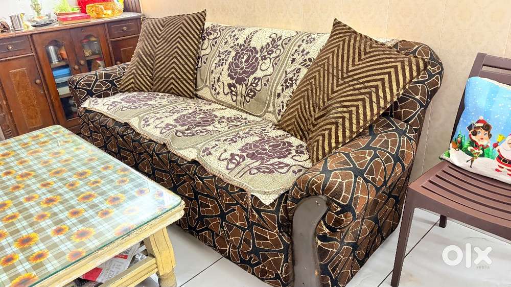 SOFA SET 3+ 2 setter