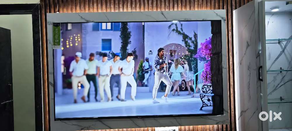 Brand new 43 led smart tv with warranty installation