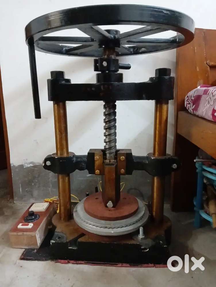 Paper Plate Making Machine