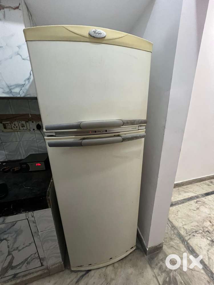 Whirlpool double door fridge