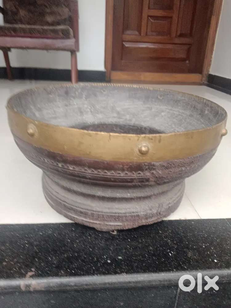 Thuni (paddy messure vessel )