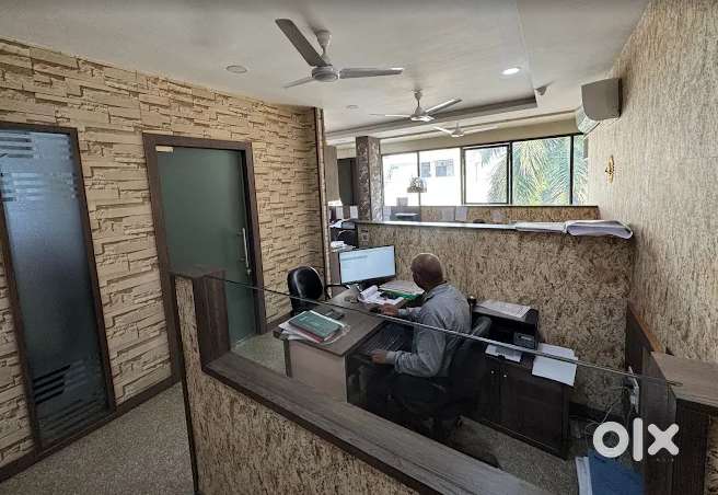 Social media manager associate