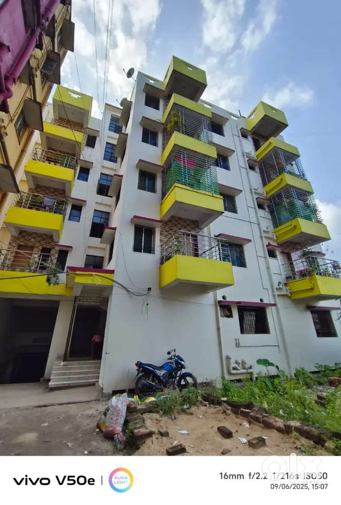 Sell my 1bhk flat in low price in kalyani Rathtala location