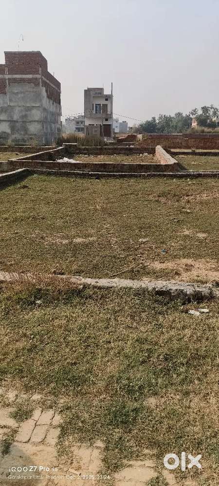 यह प्लॉट पादरी बाजार पप्पू कटरा 1 km अंदर हैं