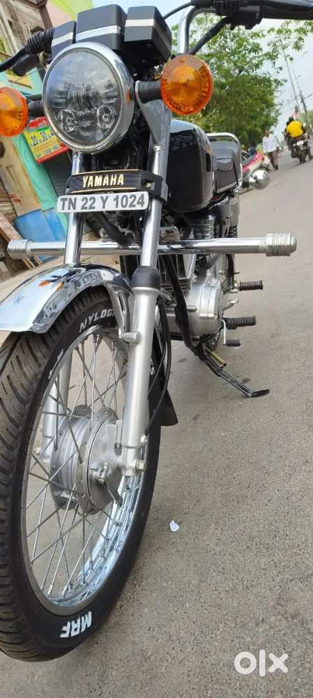 It's a vintage bike only few kn driven and the exhust