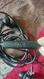 Boat wired earphone (with noise cancellation)