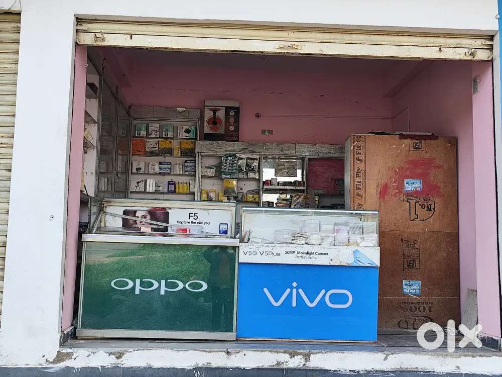 Mobile shop for sales with accessories and counter