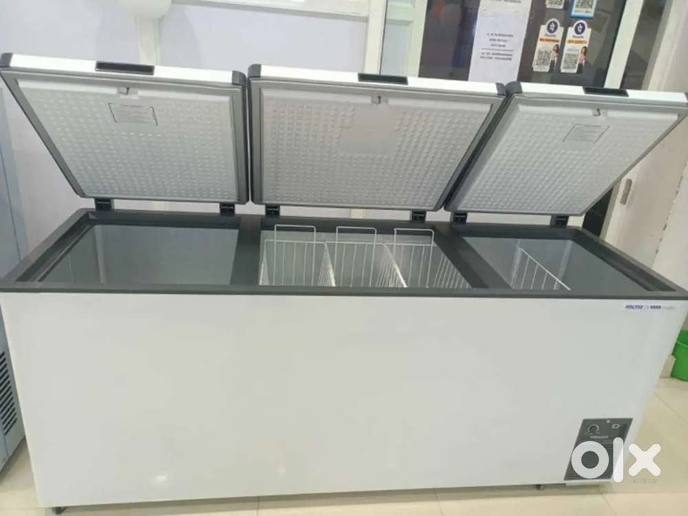Voltas deep freeze 625 ltr with three door excellent condition