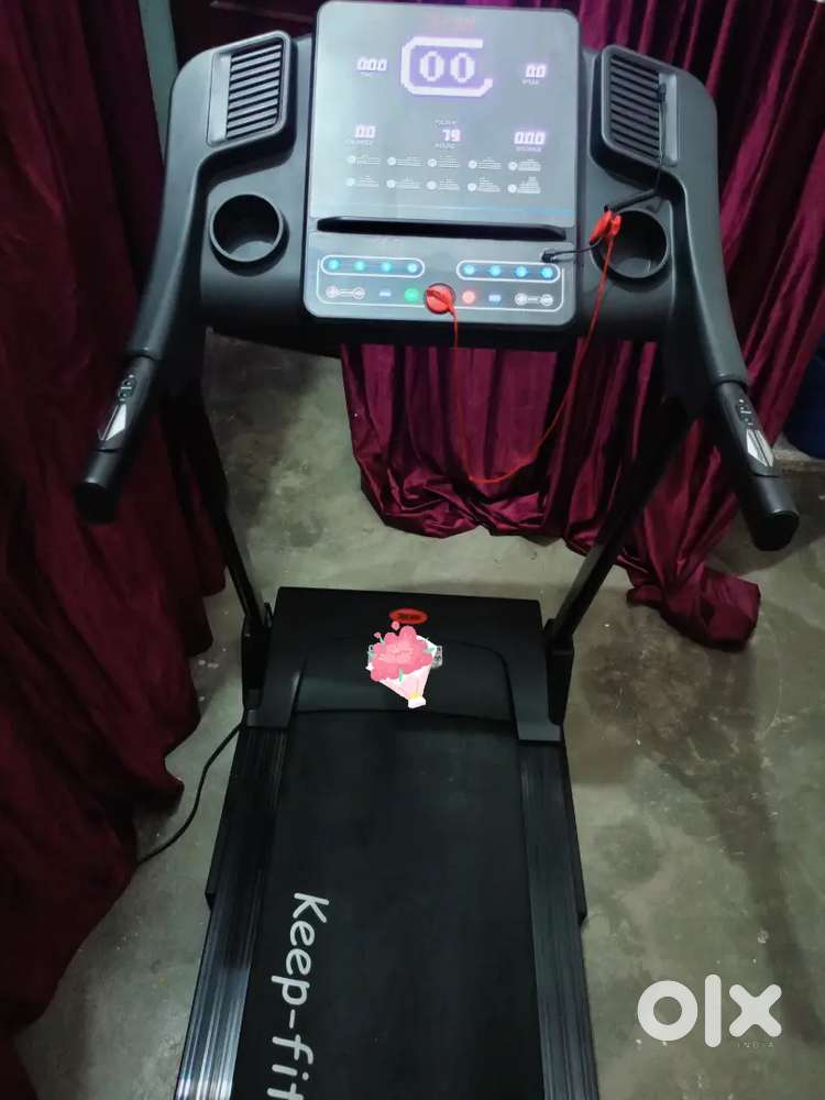 GYM  TREADMILL IN NEW GOOD CONDITION