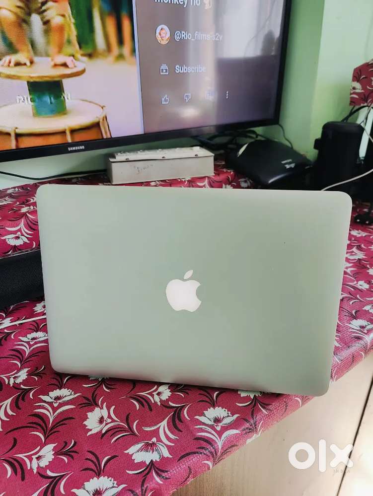 Macbook Pro apple laptop