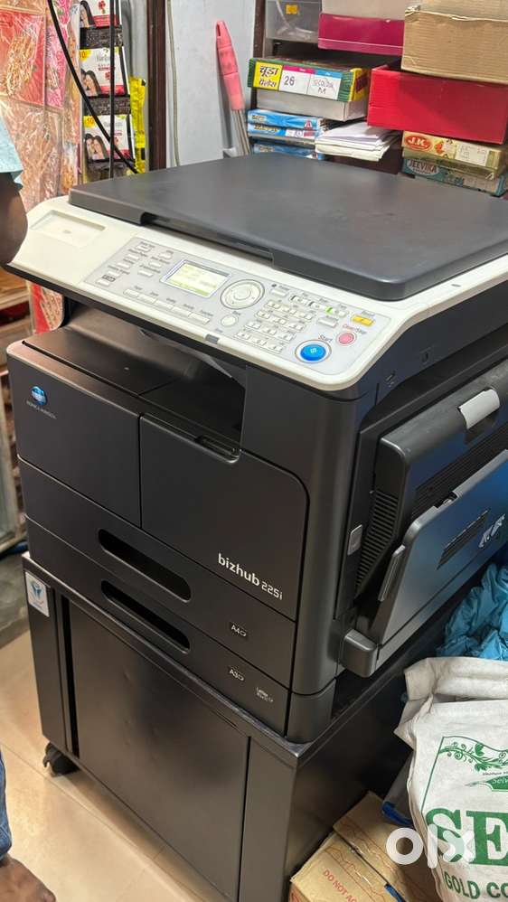 Konica minolta 225i xerox machine