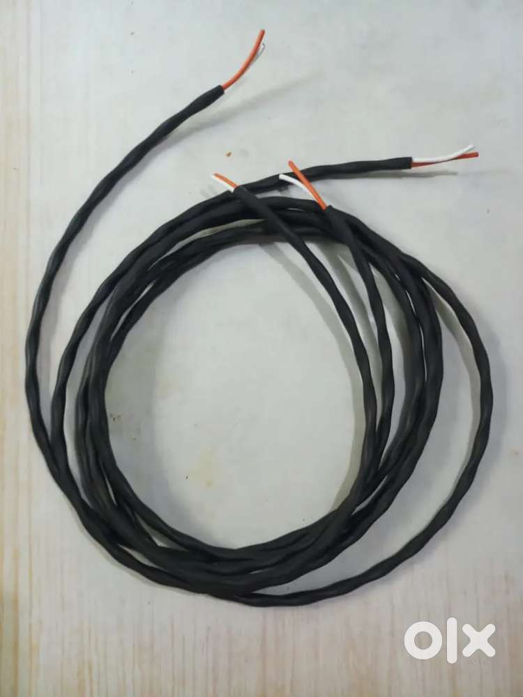 Canare 2S9F Speaker Cable. Total length 5.metre. Each 2.5 metre.