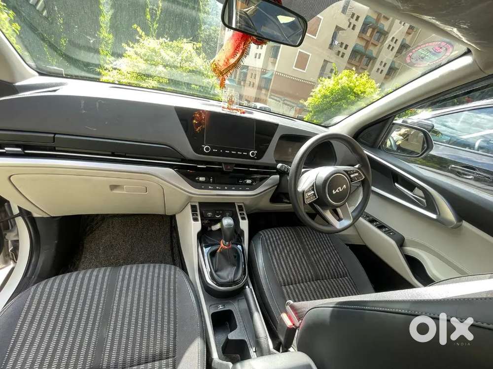 Kia Carens 2022 Petrol Well Maintained