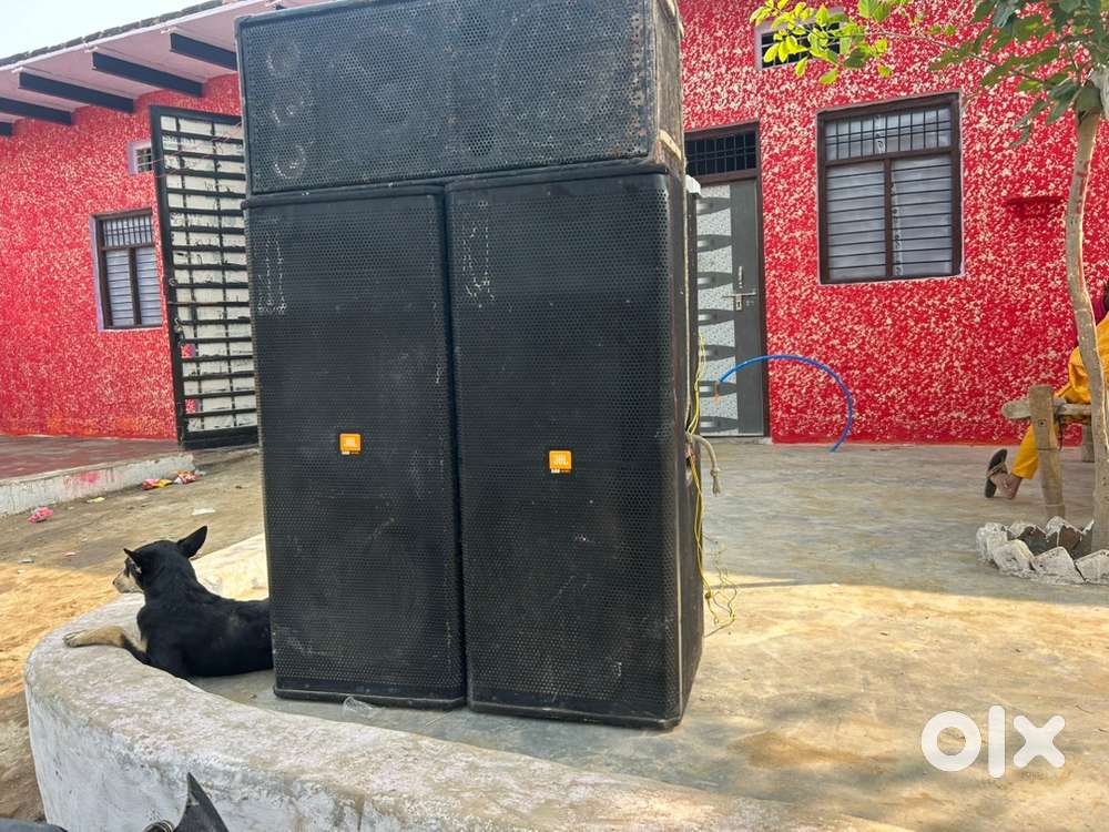 JBL DOUBLE SPEAKER BOX DJ available.