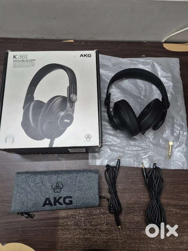 AKG K361 Studio Headphone - Mint condition  Hardly Used  1 year old