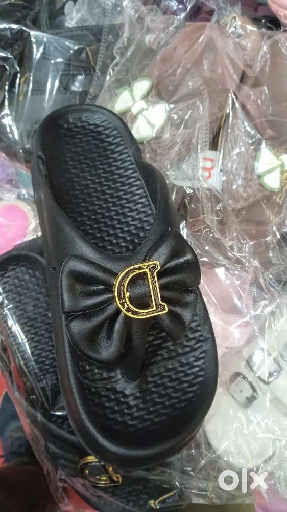 Ladke ya laki ki chappal shop par kam karne k liye jaroorat hai