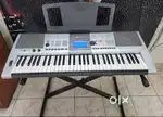 YAMAHA PSR I425