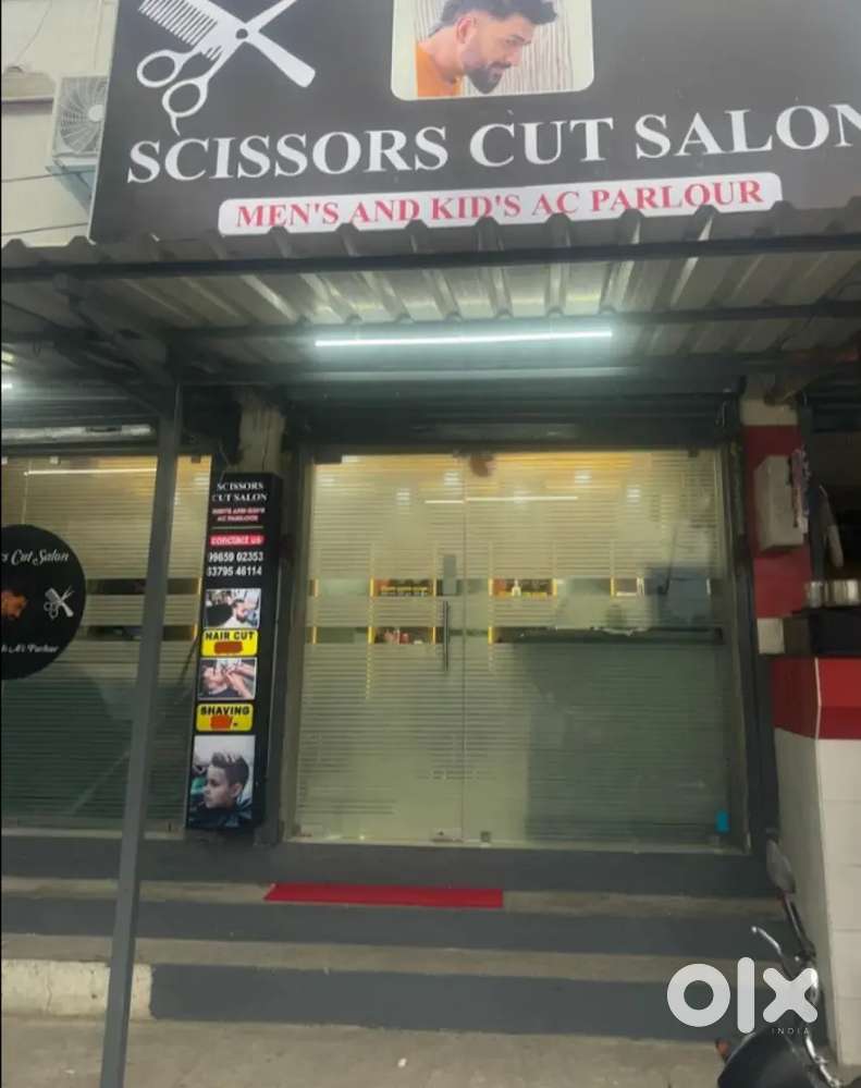Hair cut specialist andBeautician and saloon specialist
