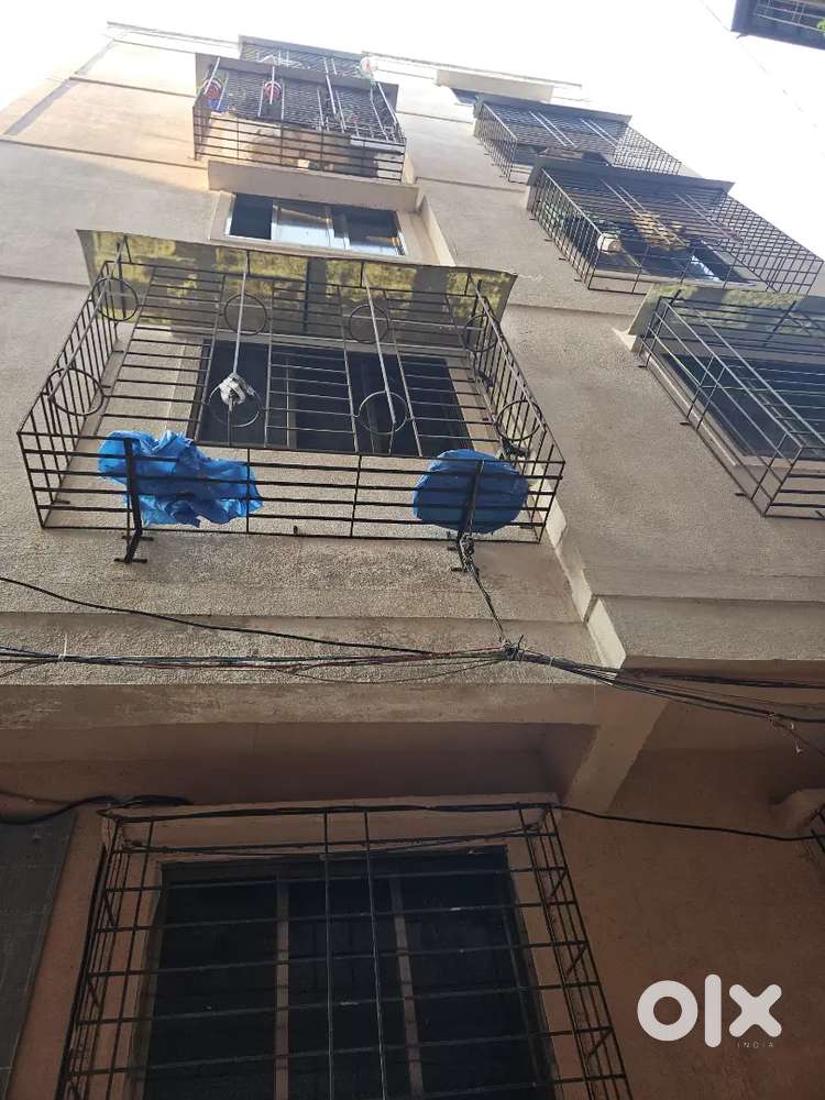 Male pg in varsova village 1RK flats mattress gas bartan paani 24hr