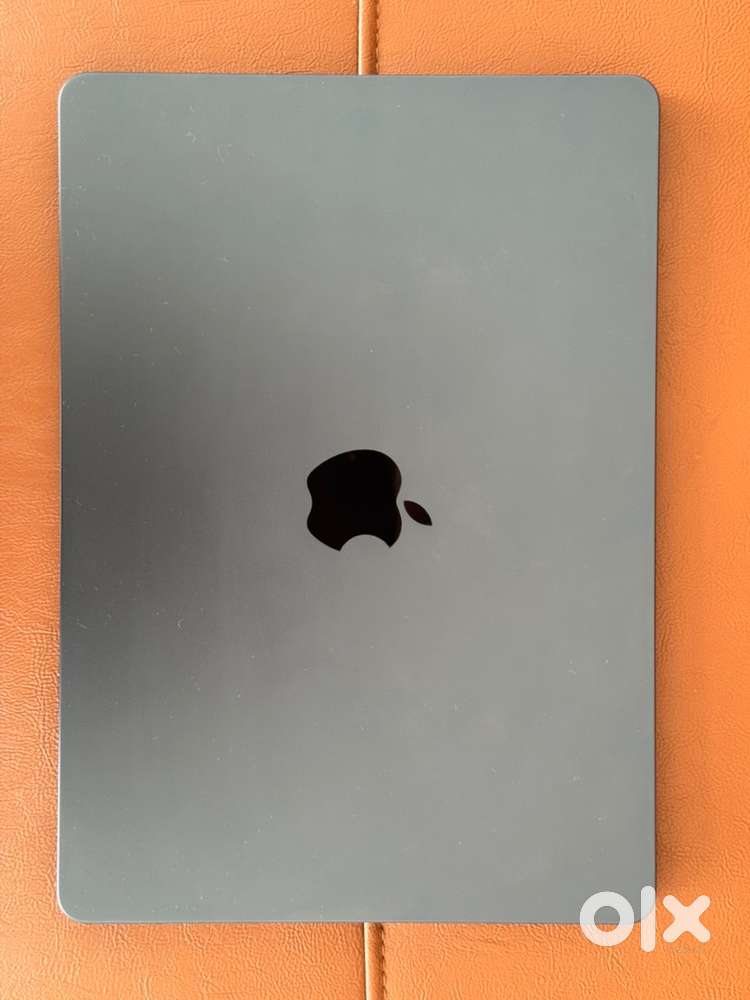 Apple MacBook Air M2 - 13.6”, 8GB/512GB - Brand New