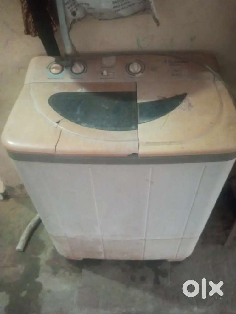 Washing machine Hai Sahi kam kar rahi hai