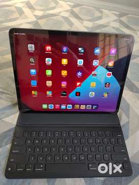 Apple Ipad pro 13inch 5th generation m1 chip with smart kwyboard