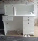 Pure white cash counter brand new