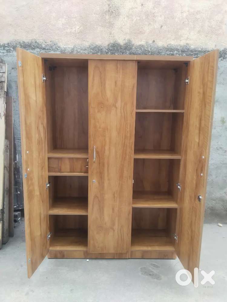 3 door cupboard wardrobe 2+1