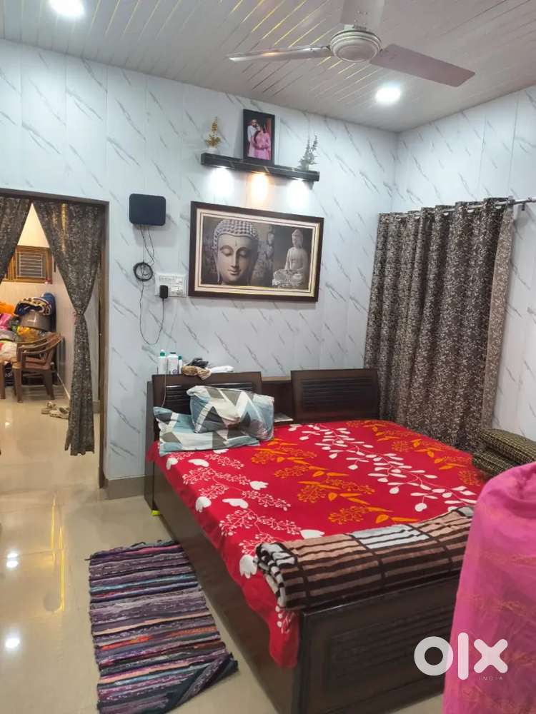 2bhk full furnish luxury flat Nehru enclave near lohiya park chauraha.