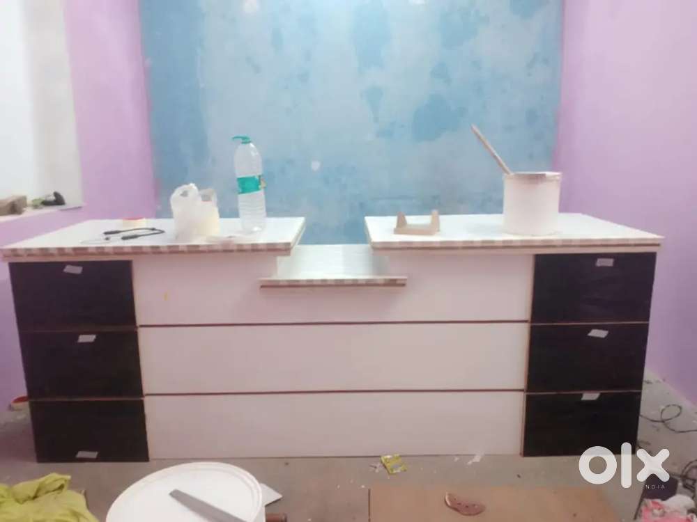 Best Condition 8 feet strong wood designer Office table /shop counter