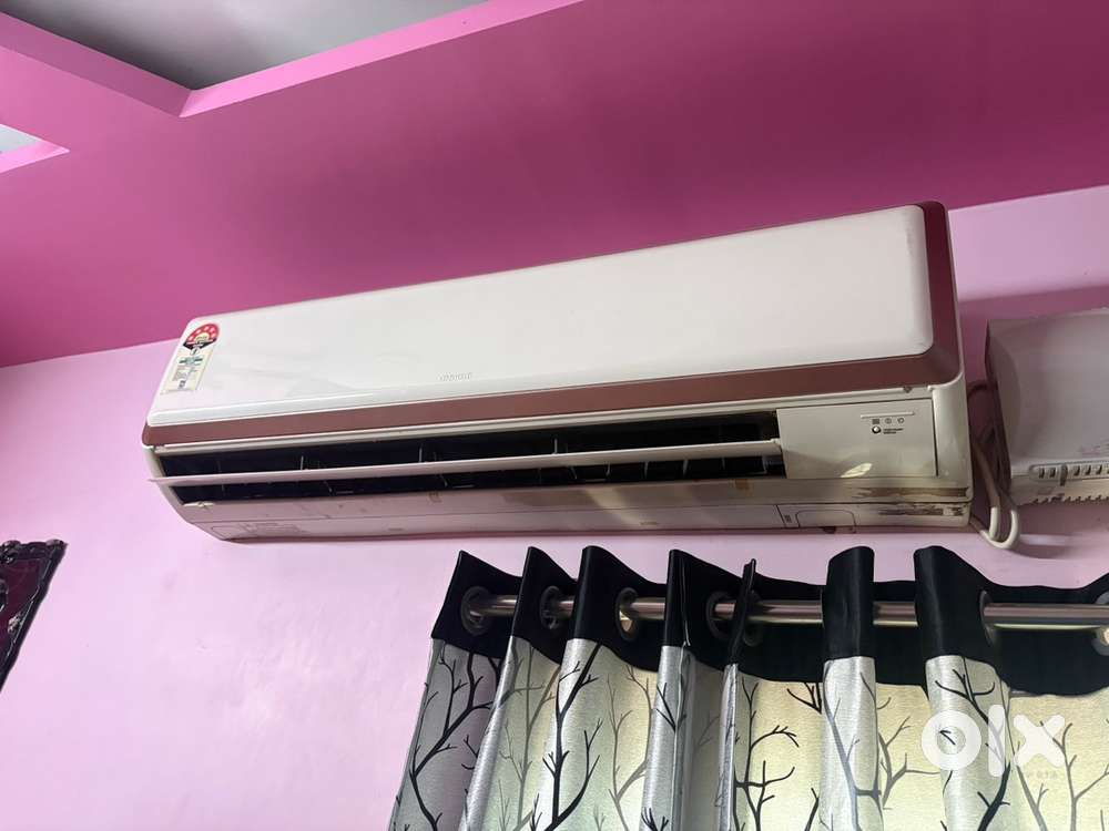 Hitachi 1.5 ton 5 star Hud Hud model AC in Perefct working condition