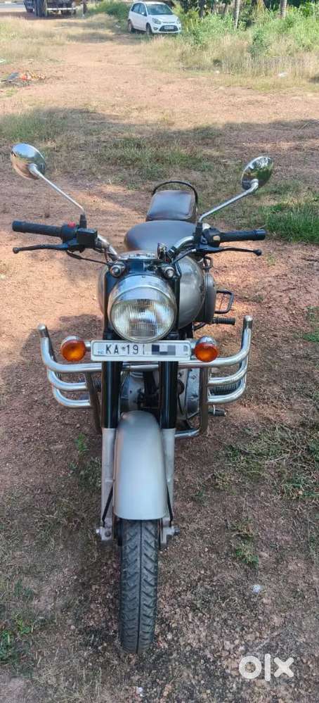 ROYAL ENFIELD CLASSIC 350
2019 MODEL 
SECOND OWNER 
31000 KM RUNNING
