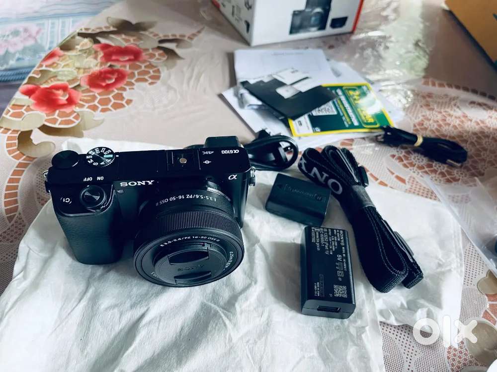 SONY Alpha 6100 with 16-50mm lens