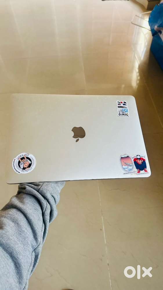 MACBOOK PRO 2017 8/256