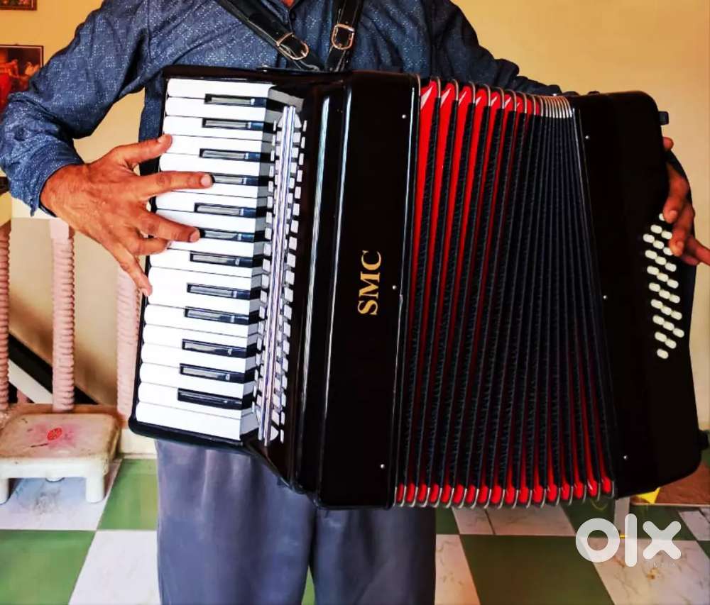 Selling my old Italian ACCORDIAN..