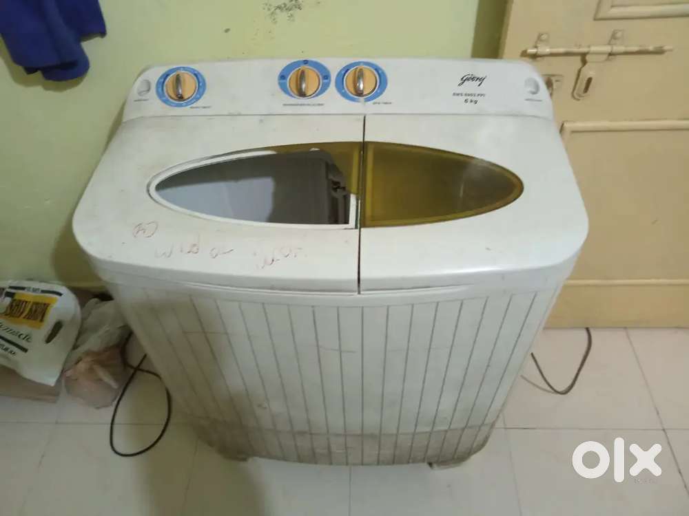 Semi automatic 6 kg godrej washing machine only in 3000