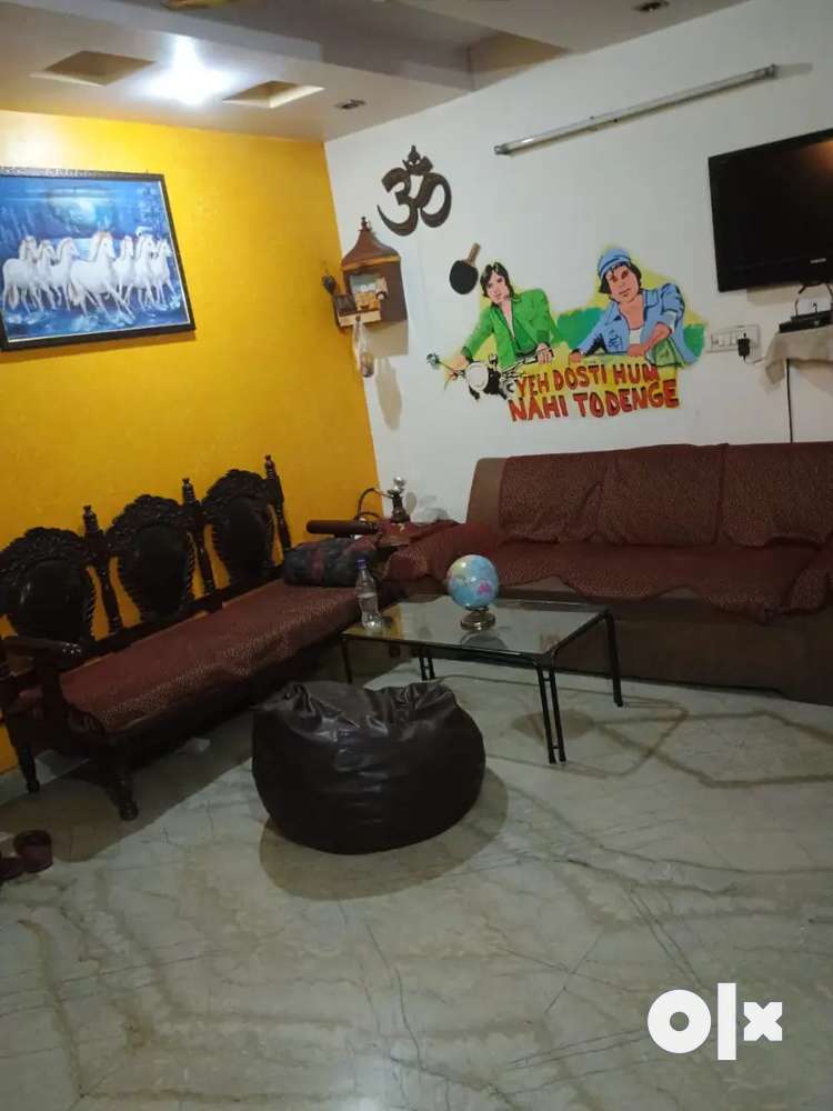 2 rooms for rent in well maintained 3bhk apartment
