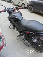 Sirf 4000km chali hai .jisko leni hai call kre