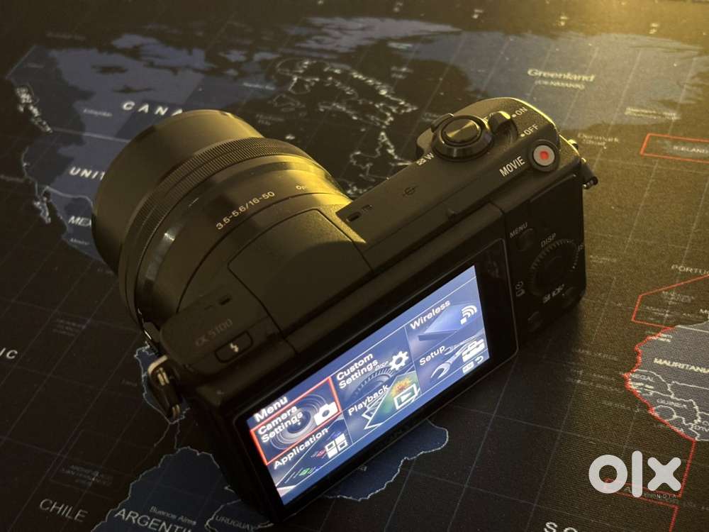 Sony a5100 + Kit lens + Accessories