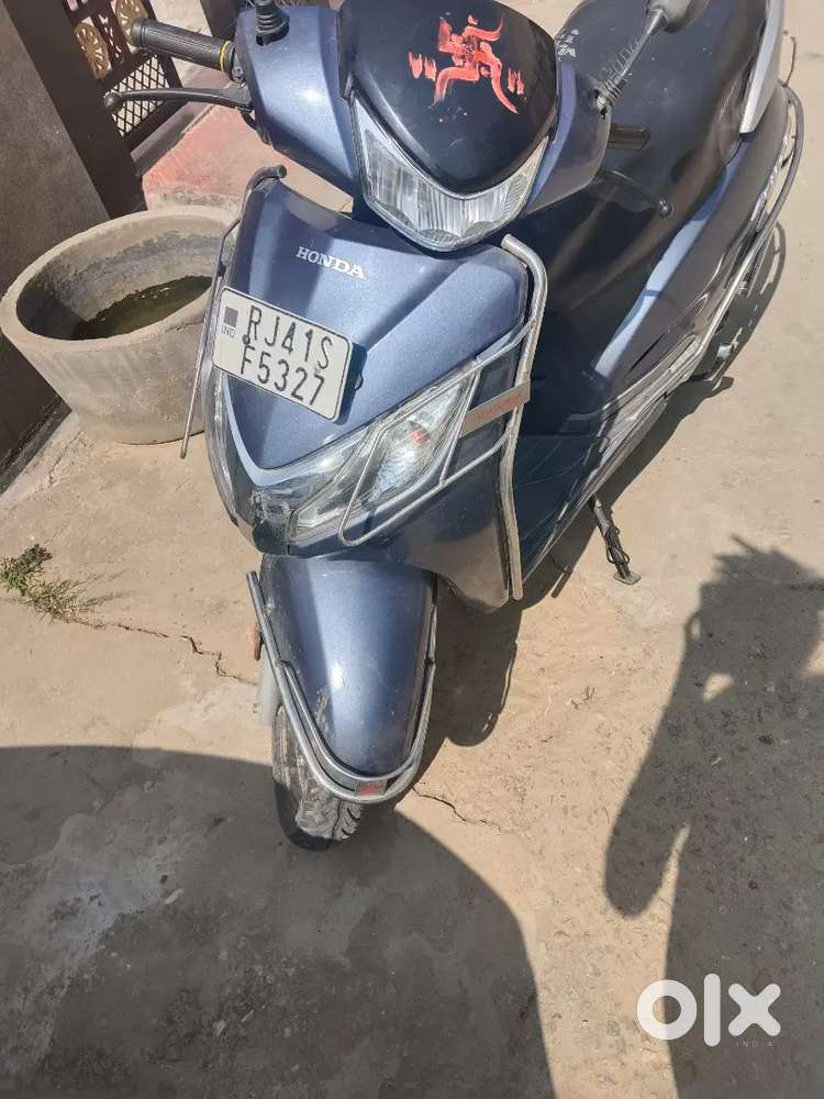 Electric scooty kridana chahti hu isliye bech rhi hu