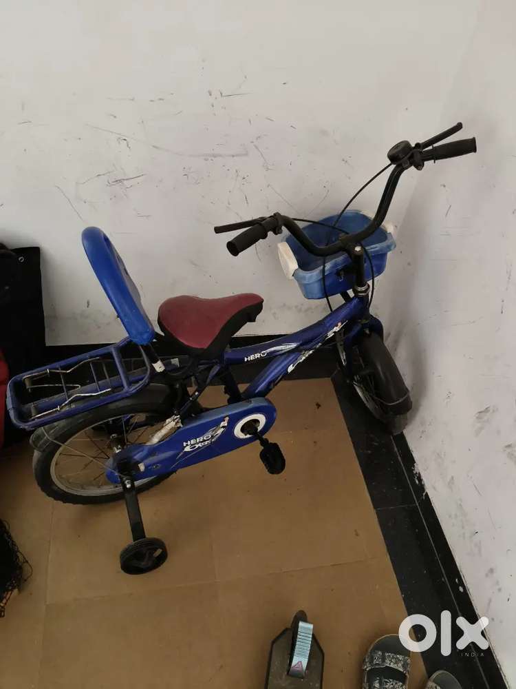 Children cycle