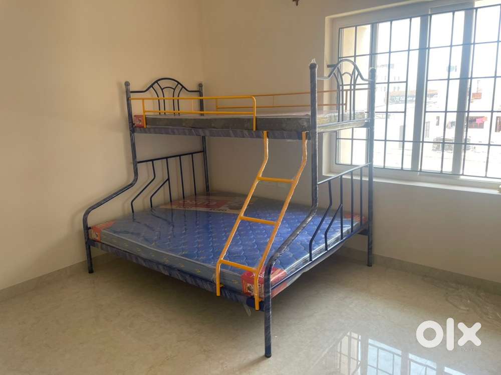 Near new Stainless steel bunk bed with mattress