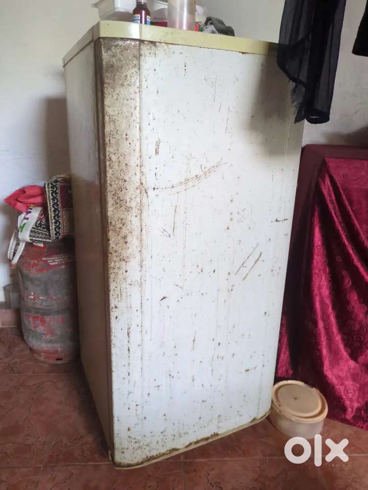 fridge working