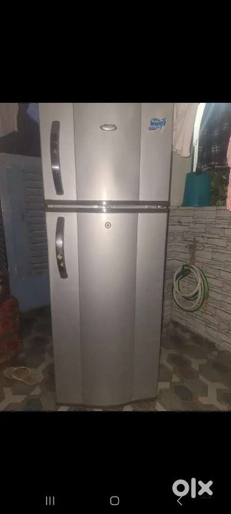 Whirlpool 220 l