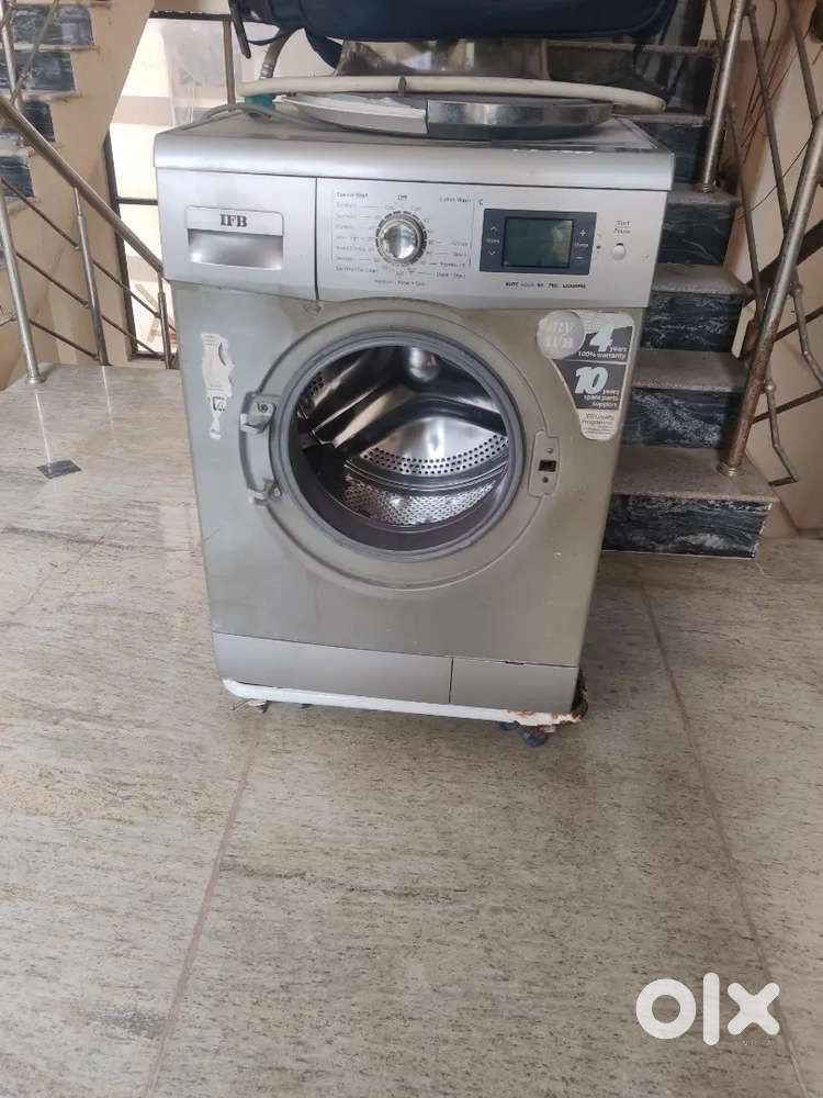 Well maintained IFB company washing machine